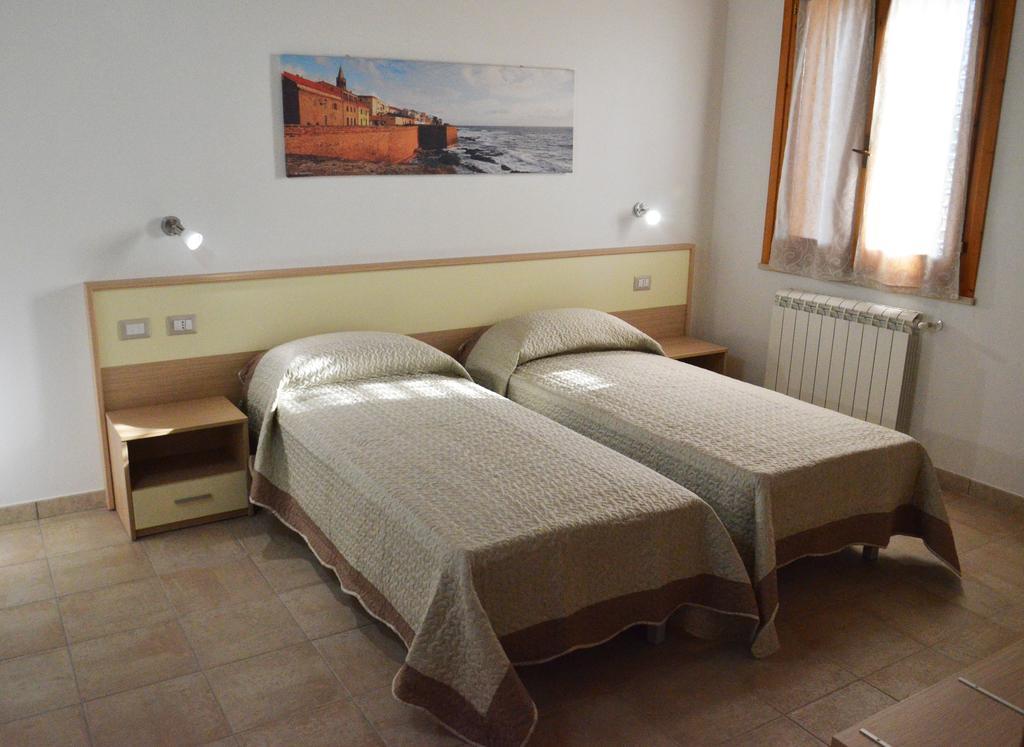 Agriturismo La Ghiandaia Alghero ซานตา มาเรีย ลา ปาลมา ห้อง รูปภาพ